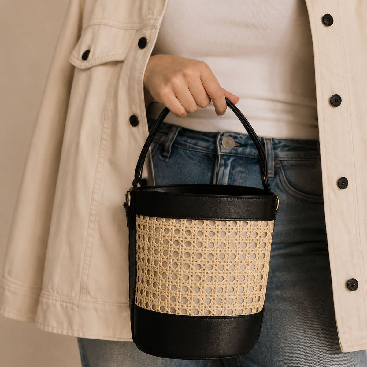 Rattan bucket bag