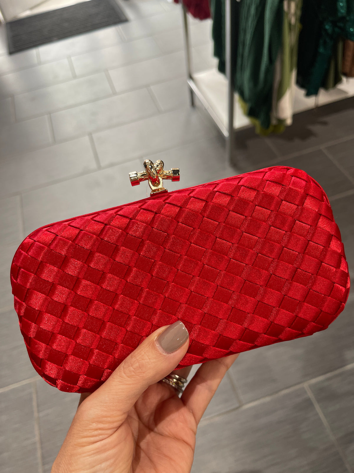 Knot Clutch